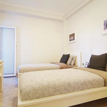 Casa Emon New Mordern Homestay *